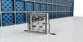 Bloco de vidro usado em construção civil produz energia solar