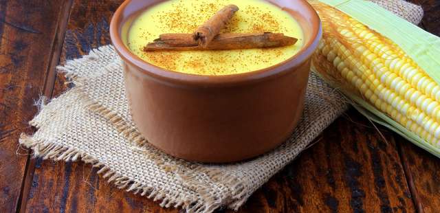 Esse curau de milho verde com canela vai te levar direto para as festas juninas