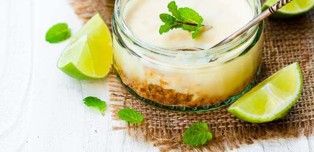 Torta gelada de limão: a sobremesa barata e cremosa que substitui doce caro de confeitaria