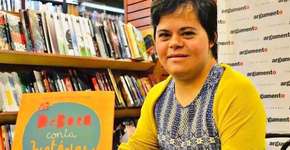 Professora com Síndrome de Down dá resposta a post preconceituoso