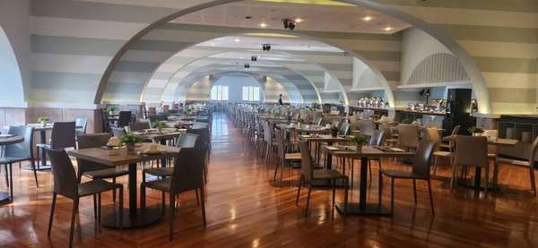 O belo restaurante Topázio