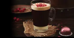 Berry Coffee: aprenda a fazer um bebida de café com suspiro e morango