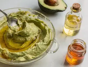 Bem estar: Diga adeus ao cabelo elástico em poucos minutos com a máscara nutritiva de abacate