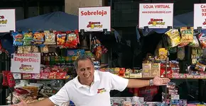 Ex-vendedor de balas ganha milhões dando palestras a executivos