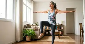 Levantar pesos é bom, mas existe um exercício de ginástica melhor para melhorar o equilíbrio em pessoas com mais de 50 anos