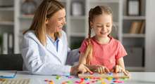 Featured side: Nem todo atraso global do desenvolvimento é autismo: como diferenciar os quadros na infância