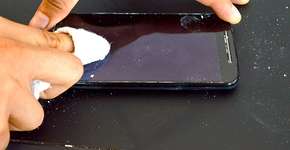 Truque simples e barato apaga os riscos da tela do celular