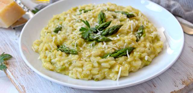 Risoto de limão siciliano cremoso sem vinho; conheça os segredos