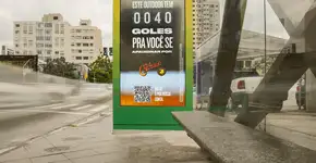 Cervejaria cria outdoors bebíveis para consumidores provarem suas cervejas