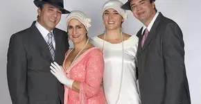 Trovadores Urbanos fazem serenata no metrô nesta terça