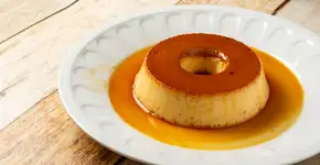 Pudim de leite sem forno? Faça essa delícia na air fryer em minutos