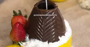 Aprenda a fazer chocolate quente no ovo de Páscoa