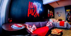 Pizza Hut cria quarto temático para amantes de pizza