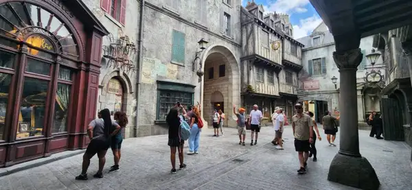 Place Cachée, inspirada na franquia 