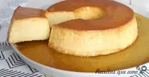 Essa receita prática de pudim sem leite condensado vai te salvar quando estiver com vontade de um doce