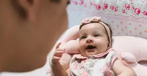 Saiba por que você deve cantar canções infantis para os bebês