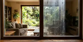 Um truque simples para limpar os vidros da janela e deixá-los brilhando como novos