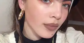 Modelo explica como passou a amar a sua monocelha