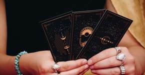 Tarot do dia: previsão para os 12 signos em 22/03/2026