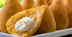 Coxinha de frango na Air Fryer, sem óleo, para se esbaldar