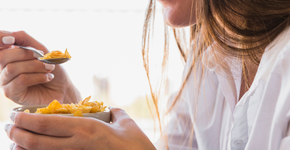 Os 5 alimentos que sabotam seu progresso na academia sem você perceber