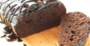 Aprenda a fazer bolo de alfarroba sem glúten