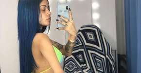 Tati Zaqui dá lição de autoestima ao mostrar estrias no bumbum