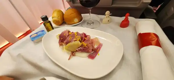 Visitantes também podem provar pratos servidos nos voos da Iberia