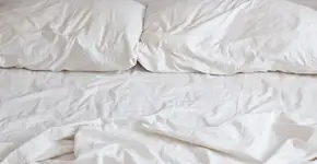 Por que arrumar a cama ao acordar pode não ser tão saudável quanto parece?