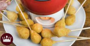 Aprenda a fazer fondue de coxinha e seja mais feliz neste inverno