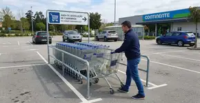 Devolver o carrinho de compras no lugar certo após usar o estacionamento revela algo extraordinário sobre a pessoa