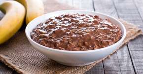 Faça um delicioso mingau de cacau para o café da manhã