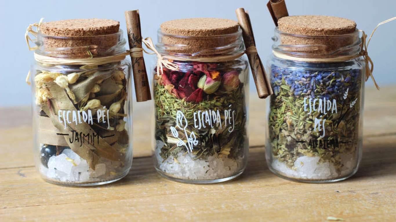 Conecte-se com a natureza com os chás, temperos e banhos de ervas da Ôchá