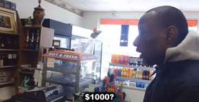 Morador de rua ganha bilhete de loteria “premiado”; confira sua reação