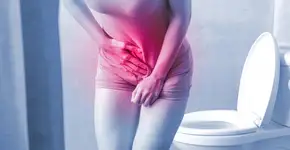 Entenda o que a urina turva revela sobre sua saúde