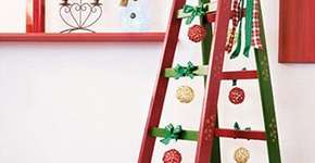 Saiba como reaproveitar uma escada para a decoração de Natal