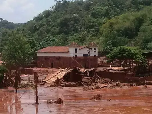 Após o desastre, veja como ficou a região em que estava a casa da família
