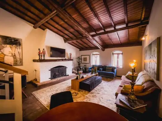 Área comum do Hotel Harmonia, em Monte Verde