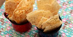 Para petiscar: lascas de polvilho