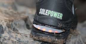 Botas inteligentes produzem eletricidade e funcionam como GPS