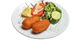 Croquete de camarão crocante por fora e saboroso por dentro