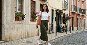 A saia midi com caimento reto que está dominando 2026 e favorece vários tipos de corpo