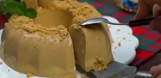 Pudim de paçoca não leva ovos e não precisa ir ao forno