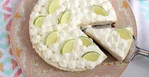 Torta de limão sem forno: após ver essa receita, você nunca mais vai errar