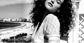 ‘Sou muito bem resolvida’, diz Débora Nascimento sobre sexualidade