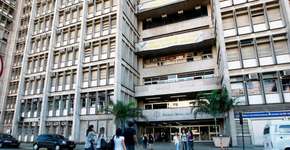 Esculturas de Jorge Brito em exposição na Uerj