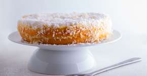 Bolo de coco imperdível para surpreender
