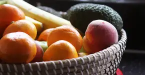 Colocar estas frutas e vegetais juntos na fruteira é a pior coisa que você pode fazer