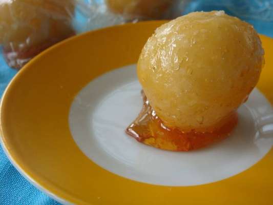 Bala de coco caramelizada (imagem meramente ilustrativa)