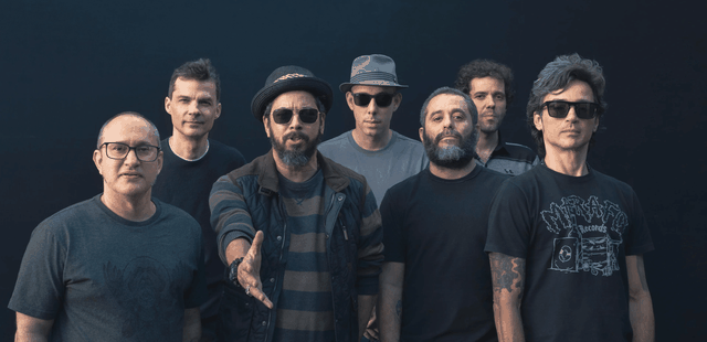 Los Sebosos Postizos tocam ‘A Tábua de Esmeralda’